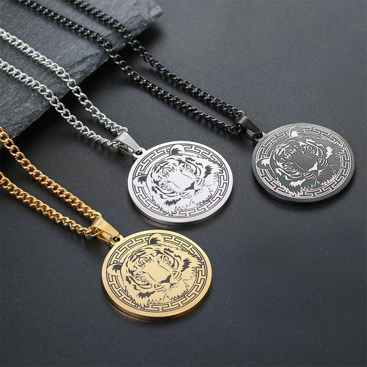 Collana con ciondolo di protezione in acciaio al titanio con Buddha Stones