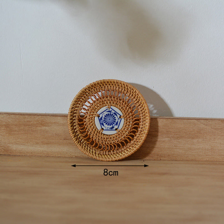 Sottobicchiere per tazza da tè in rattan con motivo floreale in ceramica