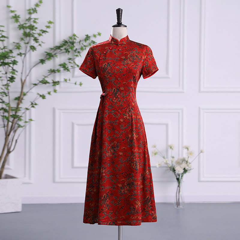 Abito da donna in cheongsam con stampa di foglie e nuvole di buon Buddha Stones vintage, abito da donna in qipao - Nuvole rosse di buon auspicio - US16, UK/AU20, EU48 (5XL) - image 0