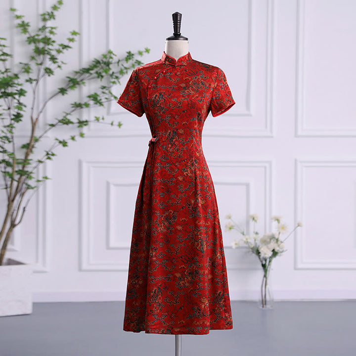 Abito da donna in cheongsam con stampa di foglie e nuvole di buon Buddha Stones vintage, abito da donna in qipao - Nuvole rosse di buon auspicio - US16, UK/AU20, EU48 (5XL) - image 0