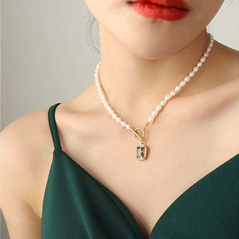 Collana con ciondolo con ciondolo di perle e zirconi della ricchezza