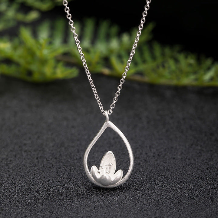 Collana con ciondolo a forma di fiore di loto in argento sterling 925 con Buddha Stones e illuminazione floreale - LOTO (Illuminazione ♥ Nuovo inizio) - image 1
