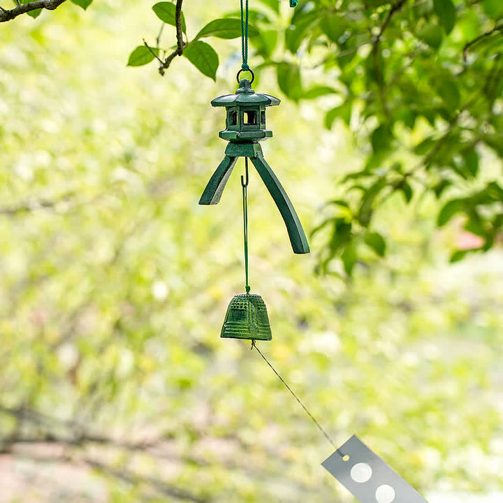 Campanello di buon auspicio appeso al muro, decorazione fatta a mano per la casa