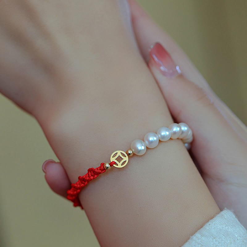 Braccialetto con treccia rossa e perle placcate in oro 14K e protezione dalla fortuna