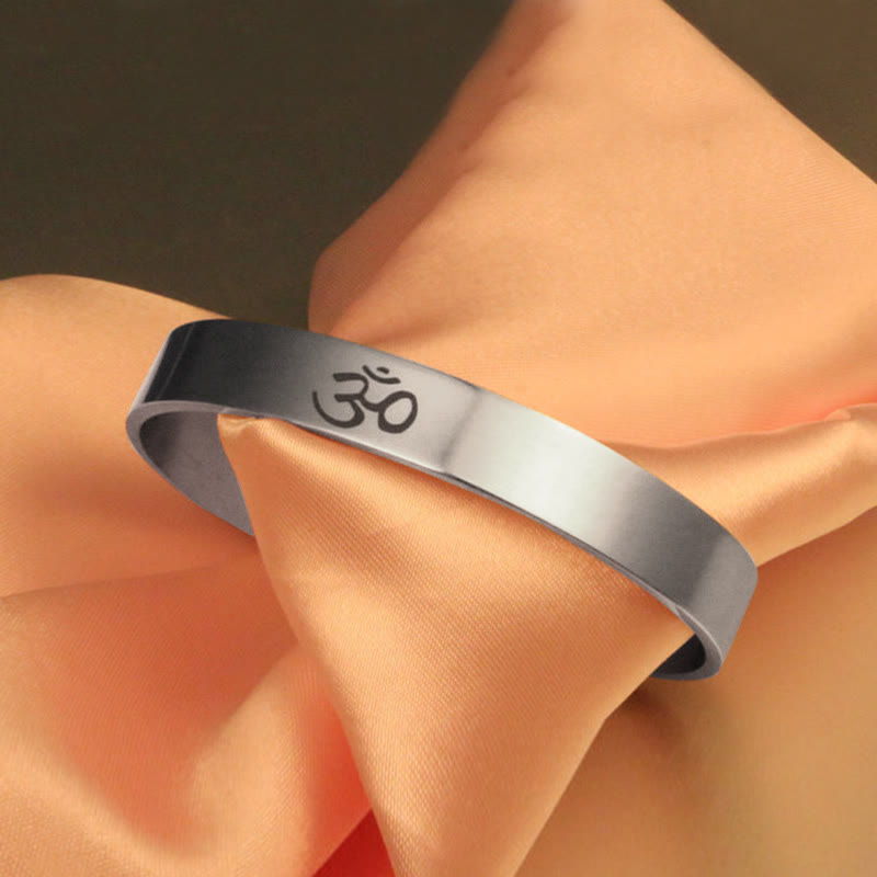 Bracciale rigido con simbolo OM tibetano Buddha Stones Mindfulness