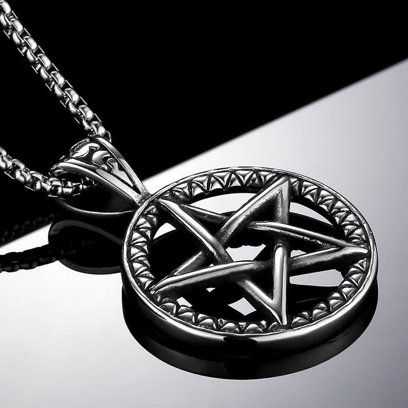 Collana con pendente in acciaio al titanio e pentagramma