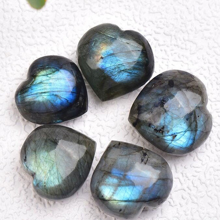 Collana con ciondolo di supporto a forma di cuore in labradorite Buddha Stones