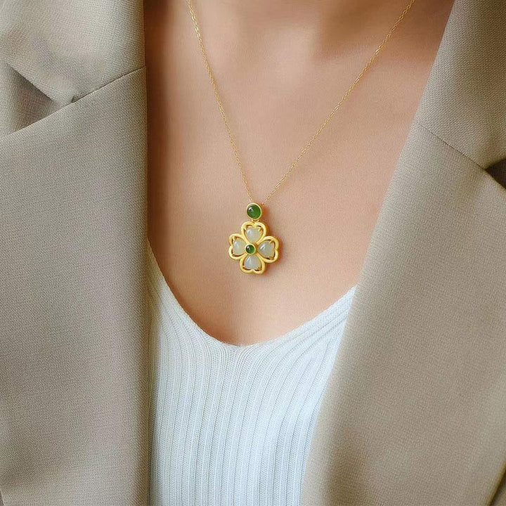 Collana con ciondolo a forma di quadrifoglio fortunato in argento sterling 925 Buddha Stones, giada e prosperità