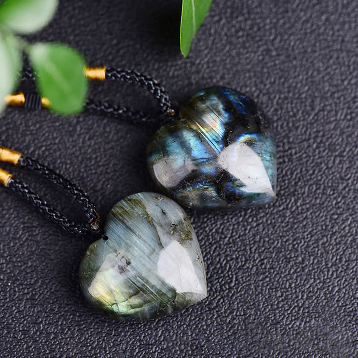 Collana con ciondolo di supporto a forma di cuore in labradorite Buddha Stones