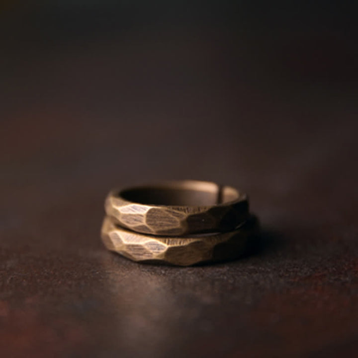 Anello di ricchezza in rame con design semplice tibetano Buddha Stones