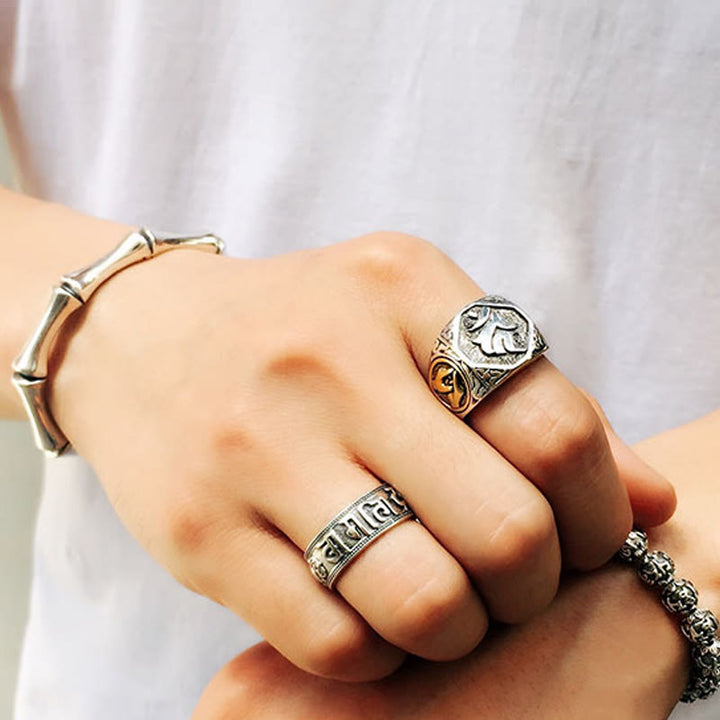 Anello regolabile con protezione intagliata in argento sterling 925 con design sanscrito Buddha Stones