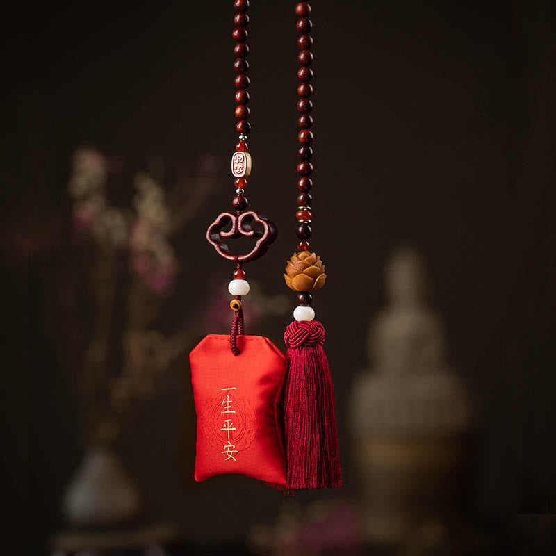 Buddha Stones tibetane piccole foglie di sandalo rosso loto cinabro bustina protezione nappa auto decorazione appesa
