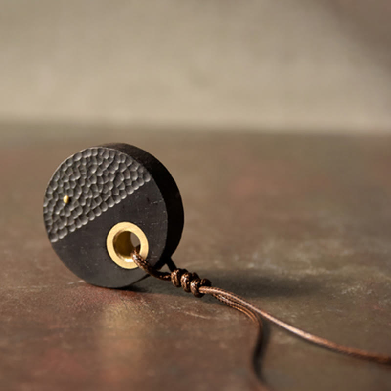 Collana con ciondolo in ottone e rame con Buddha Stones, realizzata a mano, in legno di ebano e pietra della pace - image 4