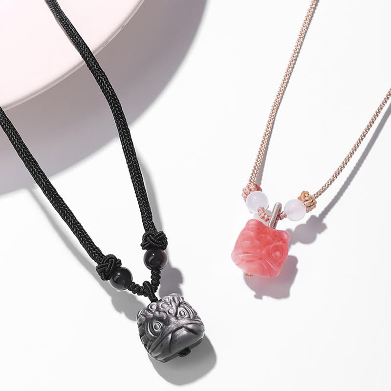 Collana con ciondolo di protezione leone danzante in agata rossa e ossidiana lucida in argento naturale Buddha Stones