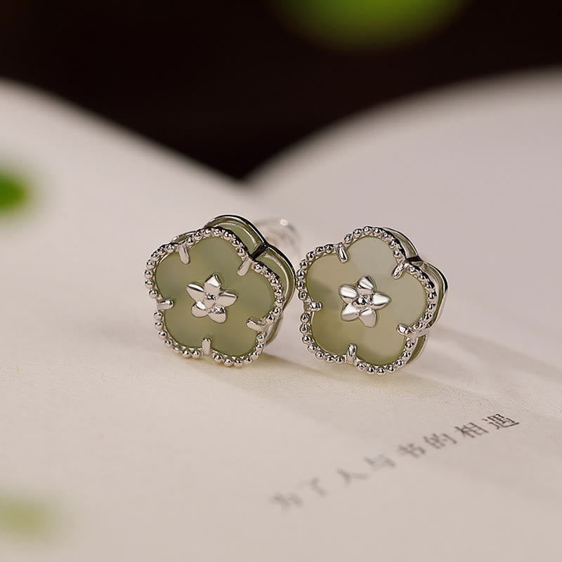 Orecchini a bottone con fiore di prugna in giada Hetian in argento sterling 925 Buddha Stones