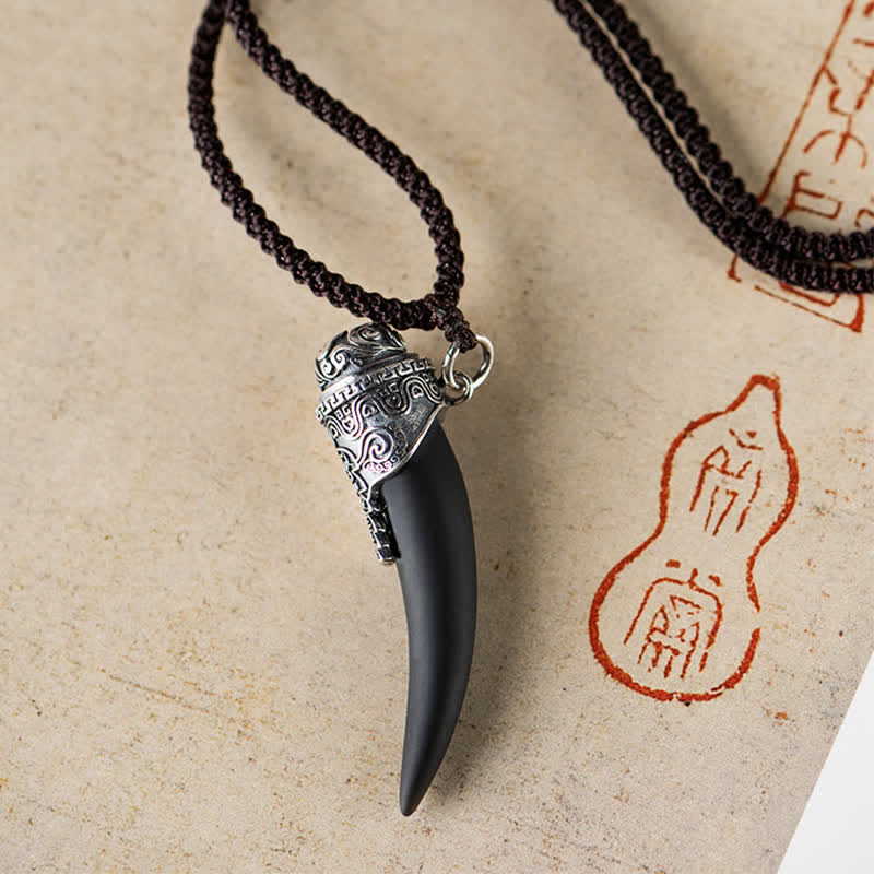 Collana con ciondolo in argento sterling 925 con motivo a denti di lupo e ossidiana nera e forza