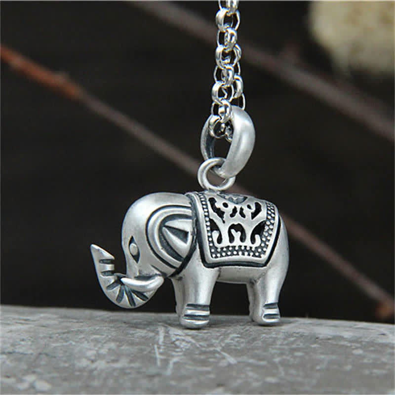 Collana con ciondolo Buddha Stones in argento sterling 990 con forza dell'elefante