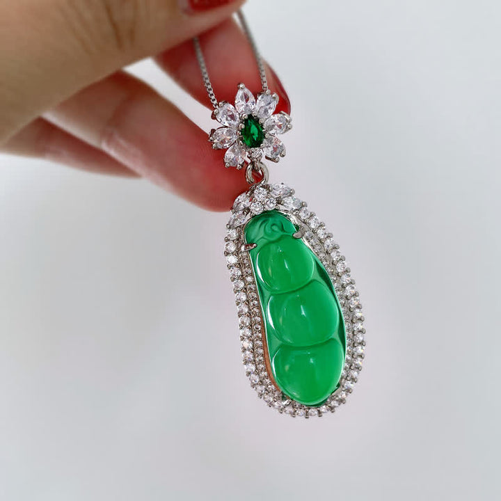 Collana con ciondolo portafortuna in giada ciano e fagiolo della fortuna