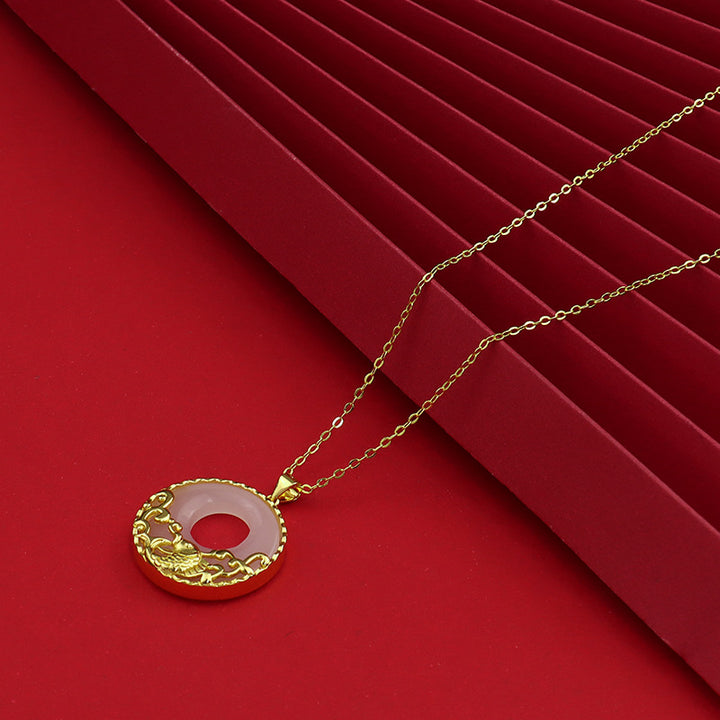 Collana con ciondolo in acciaio al titanio e pesce koi in giada bianca e prosperità - image 3