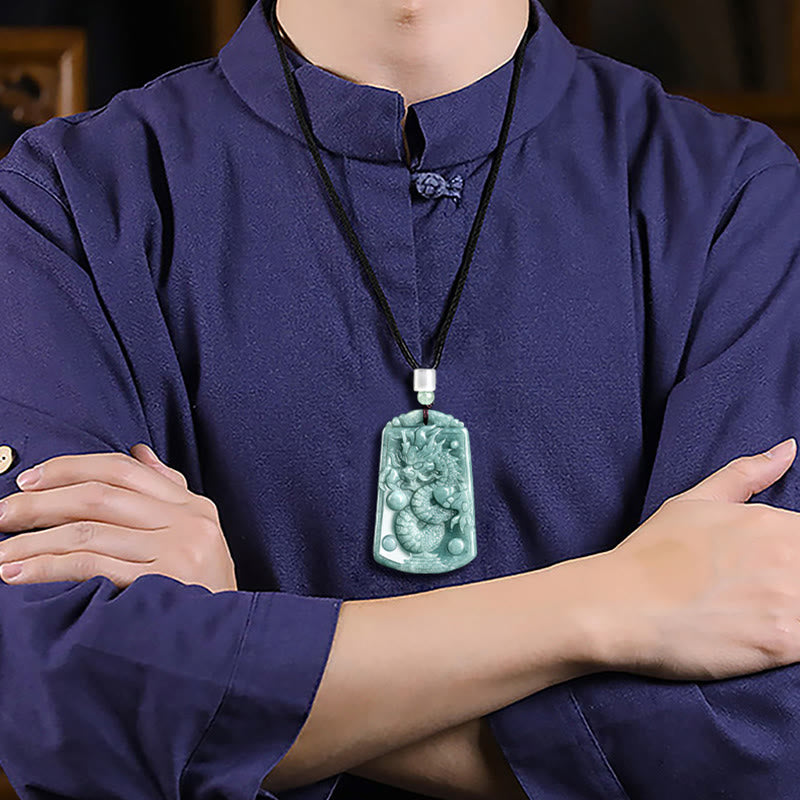 Buddha Stones Anno del Drago Zodiaco Cinese Drago Viaggia per il Mondo Giada Forza Collana Pendente