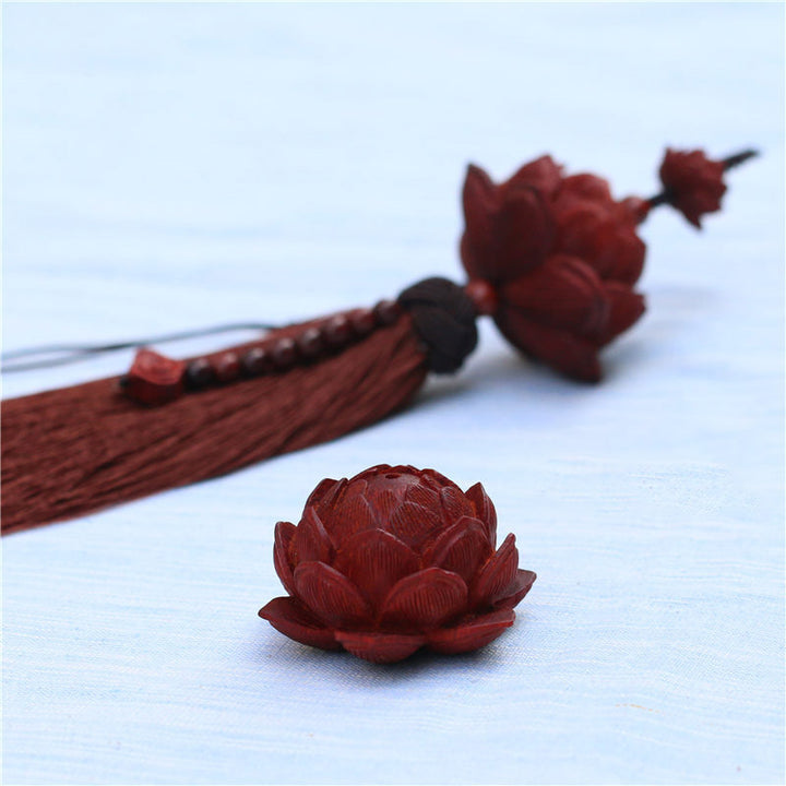 Buddha Stones Tibetano Piccola Foglia Sandalo Rosso Loto Fortuna Protezione Nappa Decorazione