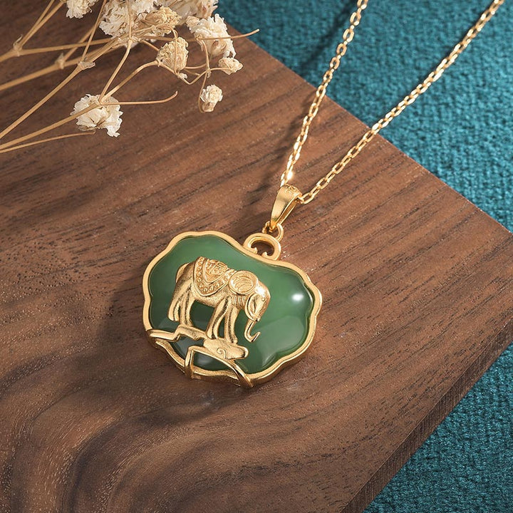 Collana con ciondolo di guarigione di elefante in giada naturale Buddha Stones