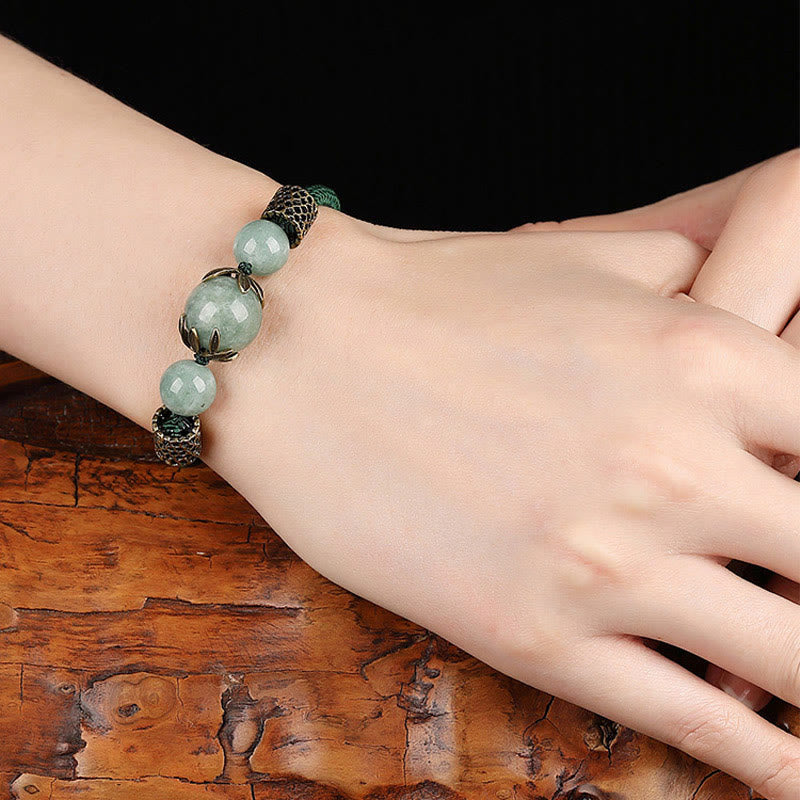 Braccialetto di perline di giada fortunata con corda verde fatto a mano Buddha Stones