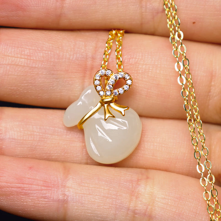 Collana con ciondolo a forma di borsa porta soldi in giada bianca naturale Hetian Buddha Stones