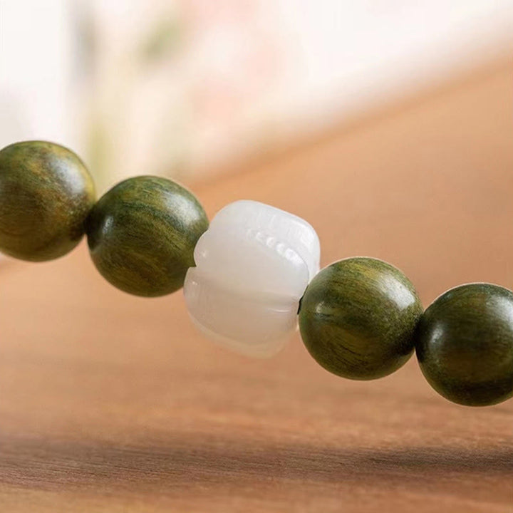Braccialetto rilassante con semi di Bodhi in legno di sandalo verde naturale Buddha Stones