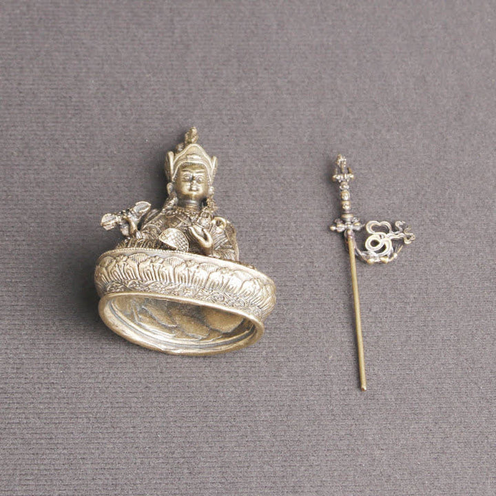 Statua del Buddha Padmasambhava, decorazione del tempio, ornamento della serenità in rame