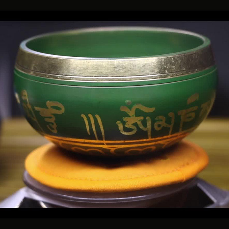Buddha Stones Ciotola tibetana per la meditazione, realizzata a mano per la guarigione e la consapevolezza, set di ciotole tibetane per il supporto e la protezione - Verde - 3,74 pollici (9,5 CM) - image 5