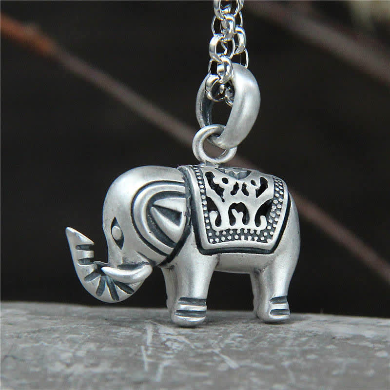 Collana con ciondolo Buddha Stones in argento sterling 990 con forza dell'elefante