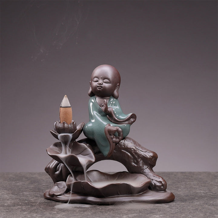 Buddha Stones Piccolo Monaco Ceramica Loto Benedizione Bruciatore Incenso Decorazione