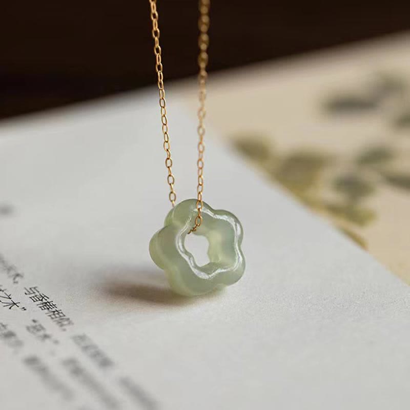 Collana con ciondolo con ciondolo floreale in giada ciano Buddha Stones , delicata giada Hetian