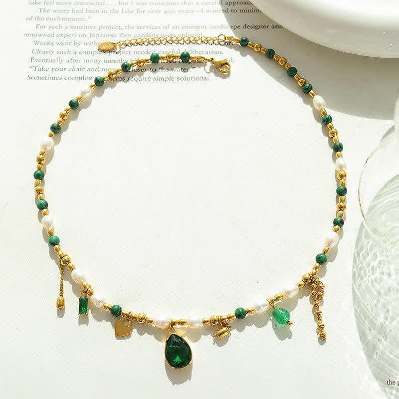 Collana con ciondolo in perle e zirconi turchese calmo