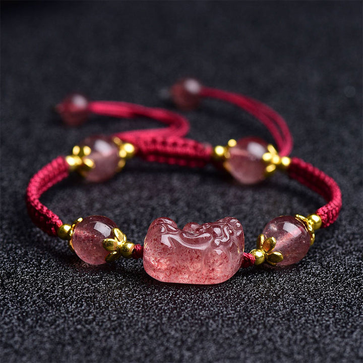 Braccialetto portafortuna rosso con corda e ciondolo Pixiu in cristallo di fragola naturale Buddha Stones