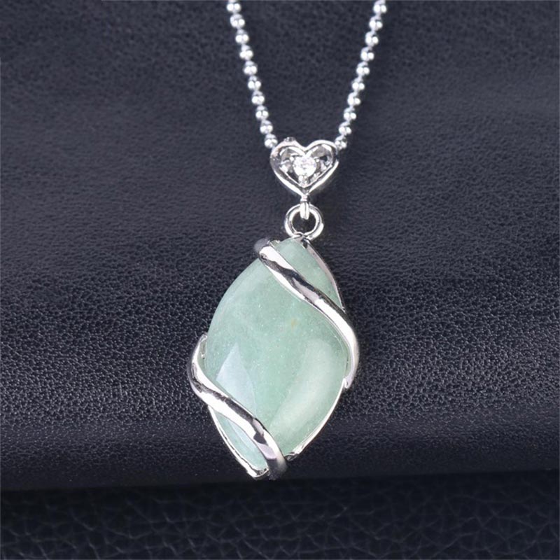 Collana con ciondolo in pietra di cristallo naturale con motivo a marquise Buddha Stones