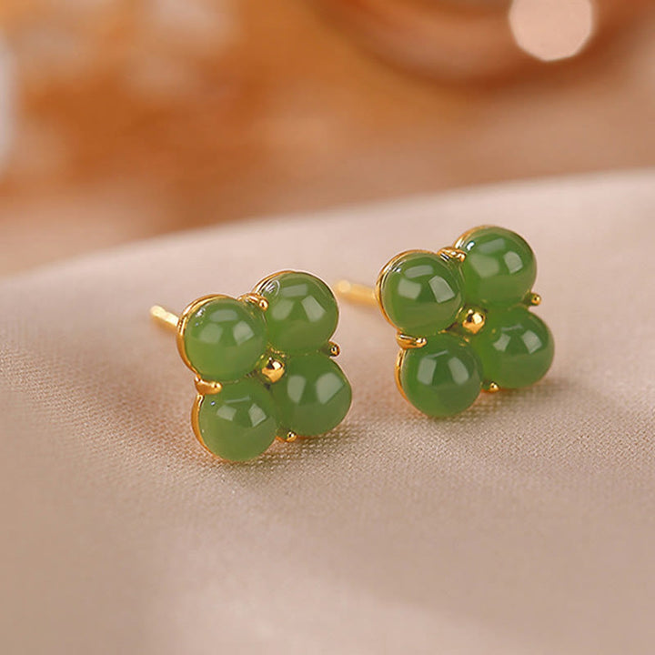 Orecchini a bottone con quadrifoglio e portafortuna in giada ciano naturale placcato oro e argento sterling 925 Buddha Stones