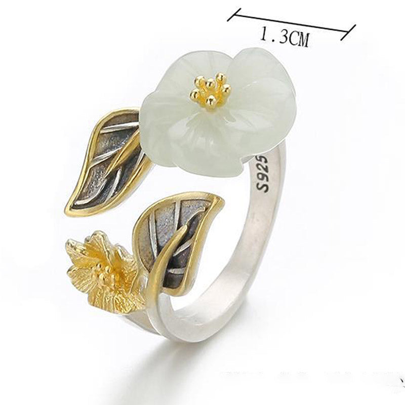 Anello portafortuna con fiore di prugna in giada bianca e rame placcato argento 925 Buddha Stones