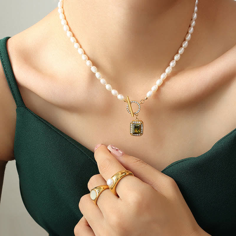 Collana con ciondolo con ciondolo di perle e zirconi della ricchezza
