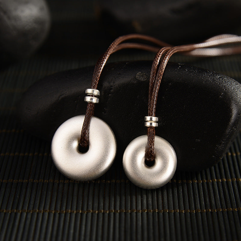 Collana con ciondolo con fibbia rotonda in argento sterling 999 con Buddha Stones e protezione per la pace