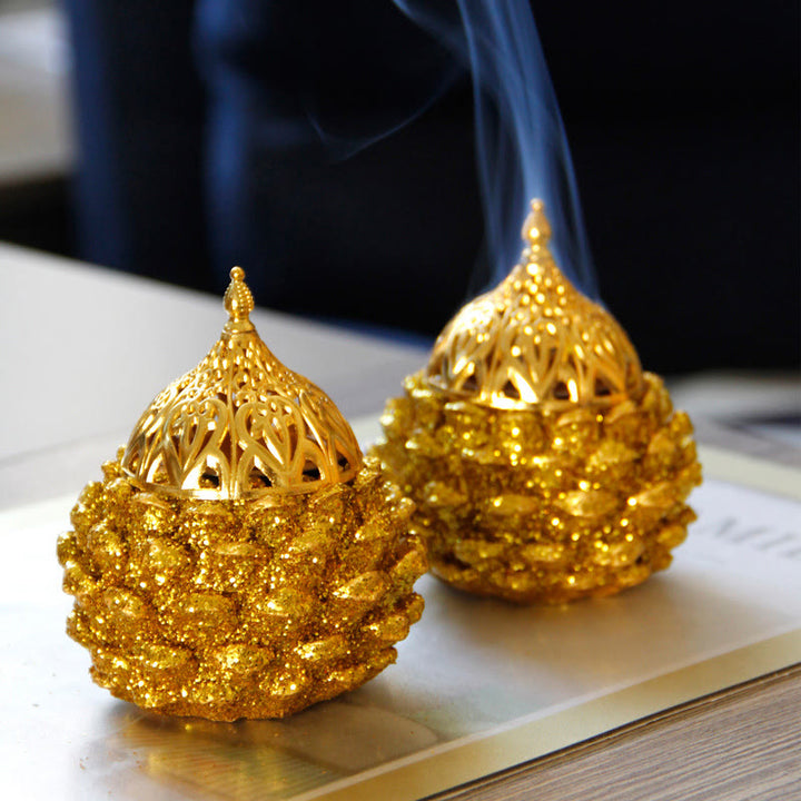 Modello di pigna dorata rituali spirituali Mini bruciatore di incenso decorazione da tavolo per la casa