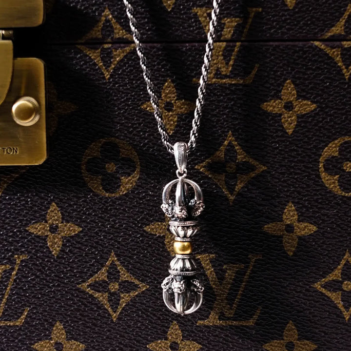 Collana con ciondolo Buddha Stones Tibetan Dorje Vajra Design Wealth