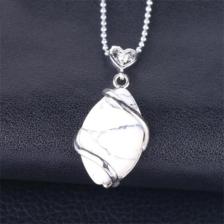 Collana con ciondolo in pietra di cristallo naturale con motivo a marquise Buddha Stones