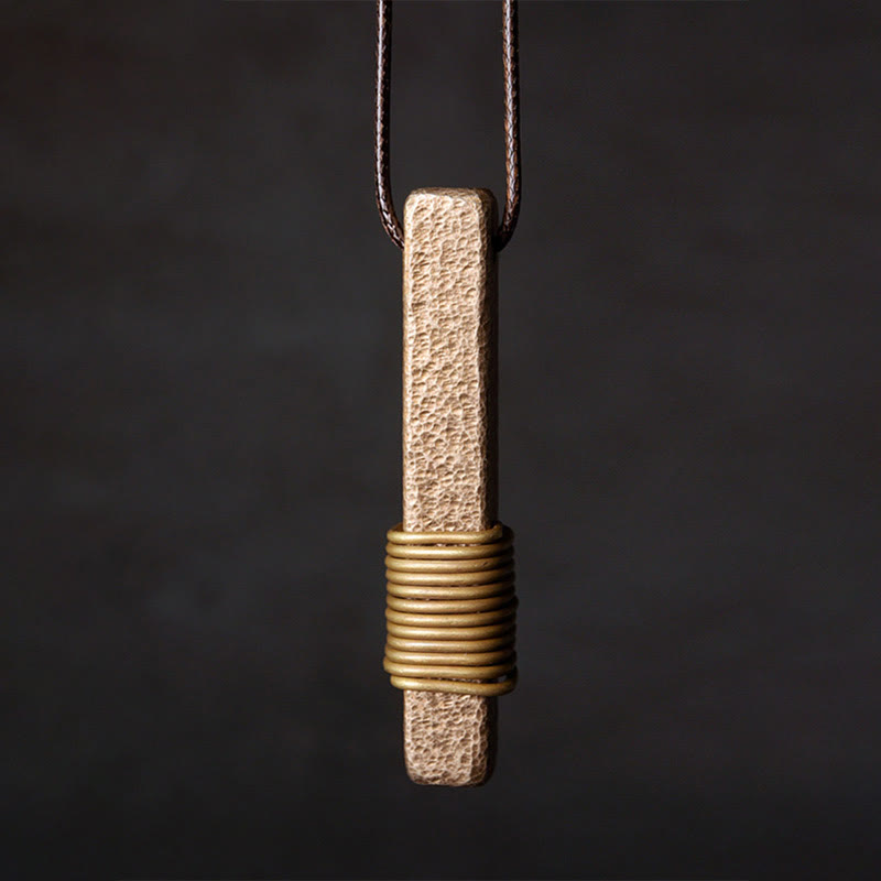 Collana con ciondolo in ottone e rame con design testurizzato vintage, simbolo della ricchezza, Buddha Stones - image 1