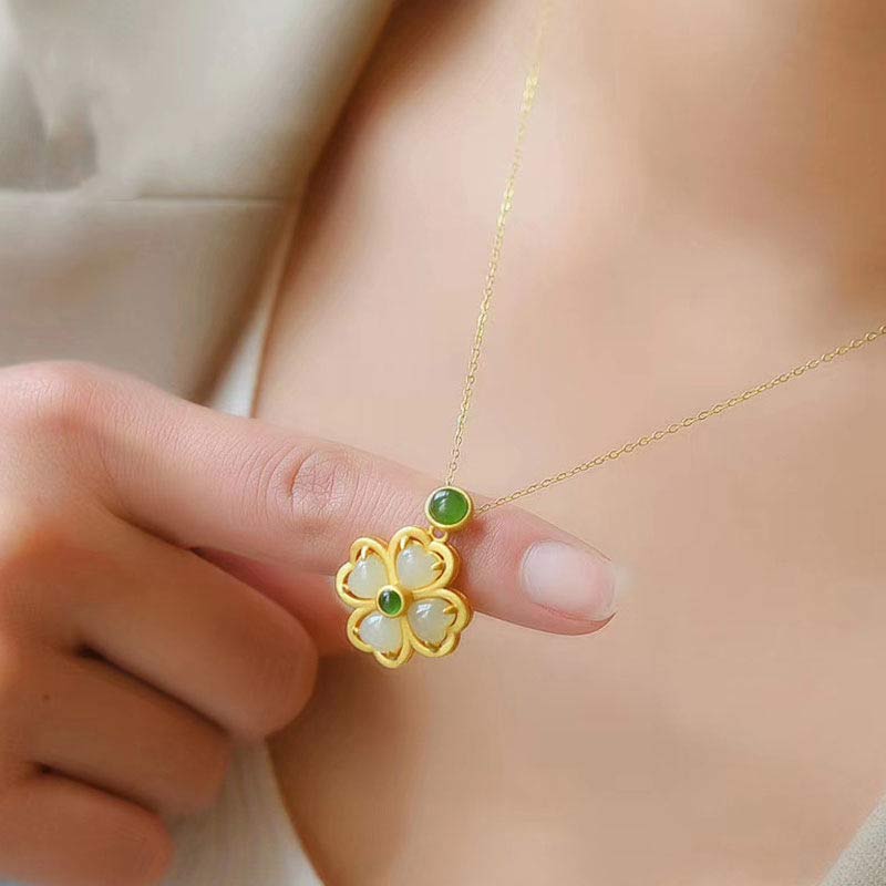 Collana con ciondolo a forma di quadrifoglio fortunato in argento sterling 925 Buddha Stones, giada e prosperità