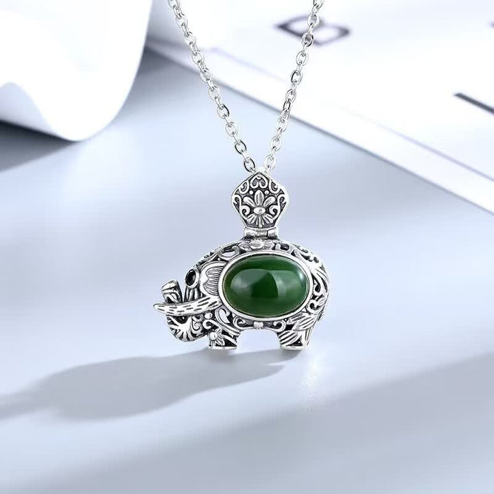 Collana con ciondolo di elefante di successo in argento sterling 925 Hetian Cyan Jade
