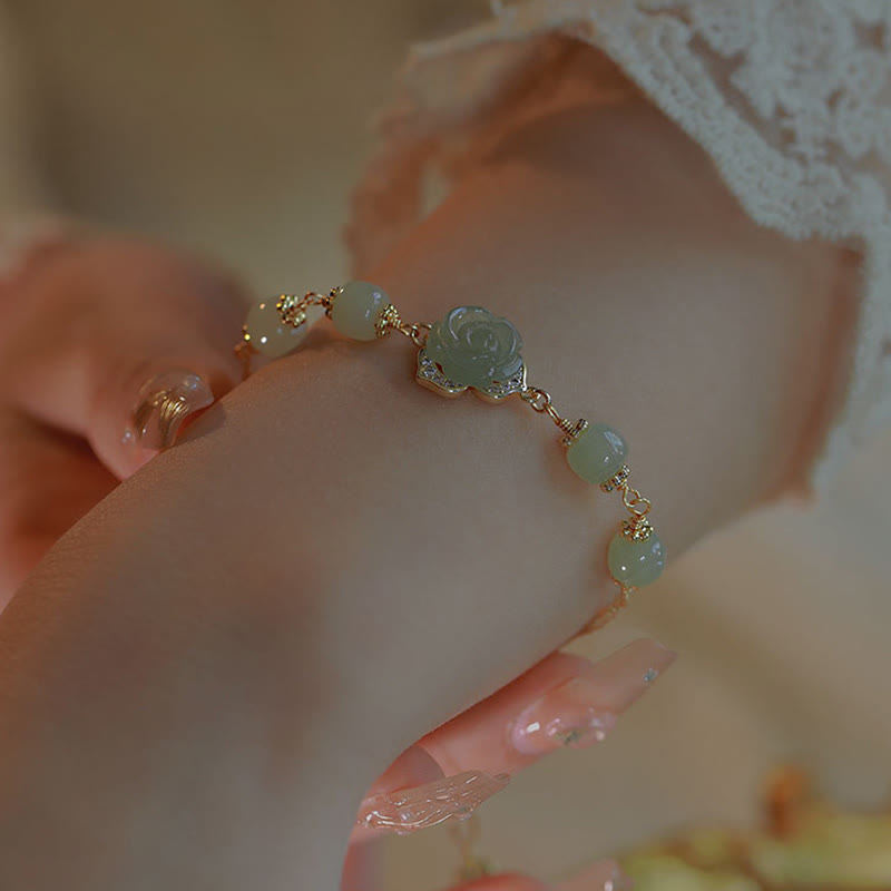 Bracciale con catena portafortuna in giada Hetian placcata in oro 14K con fiore rosa Buddha Stones