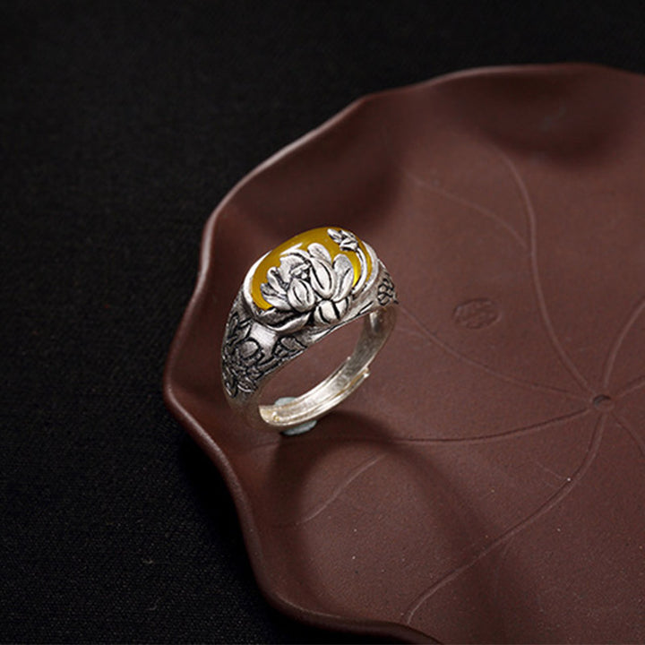 Anello regolabile con protezione e benedizione del loto in citrino Buddha Stones