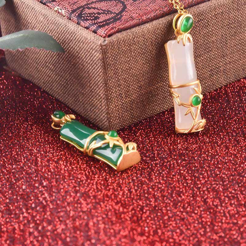Collana con ciondolo di protezione in giada bianca e giada ciano con Buddha Stones e bambù